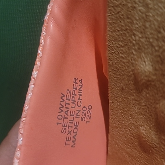 Easy Spirit's crisscross slip-on sandals. Lightweight. Contoured Footbed Sz 10WW - Picture 9 of 9